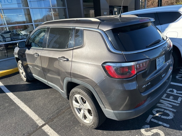 2019 Jeep Compass Latitude photo 2