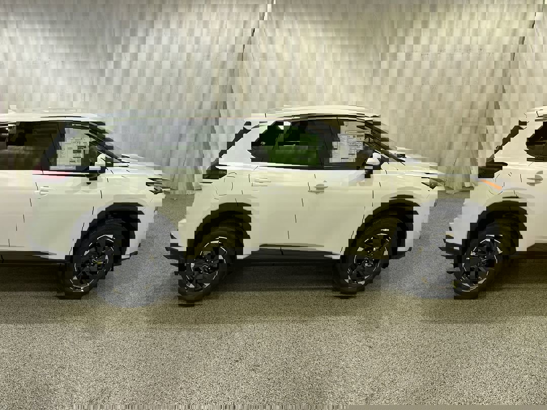 2026 Nissan Rogue SV photo 4