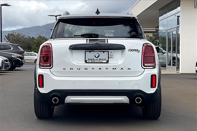 2024 Mini Cooper Signature photo 3