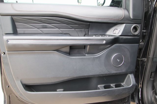 2020 Ford Expedition Platinum photo 16