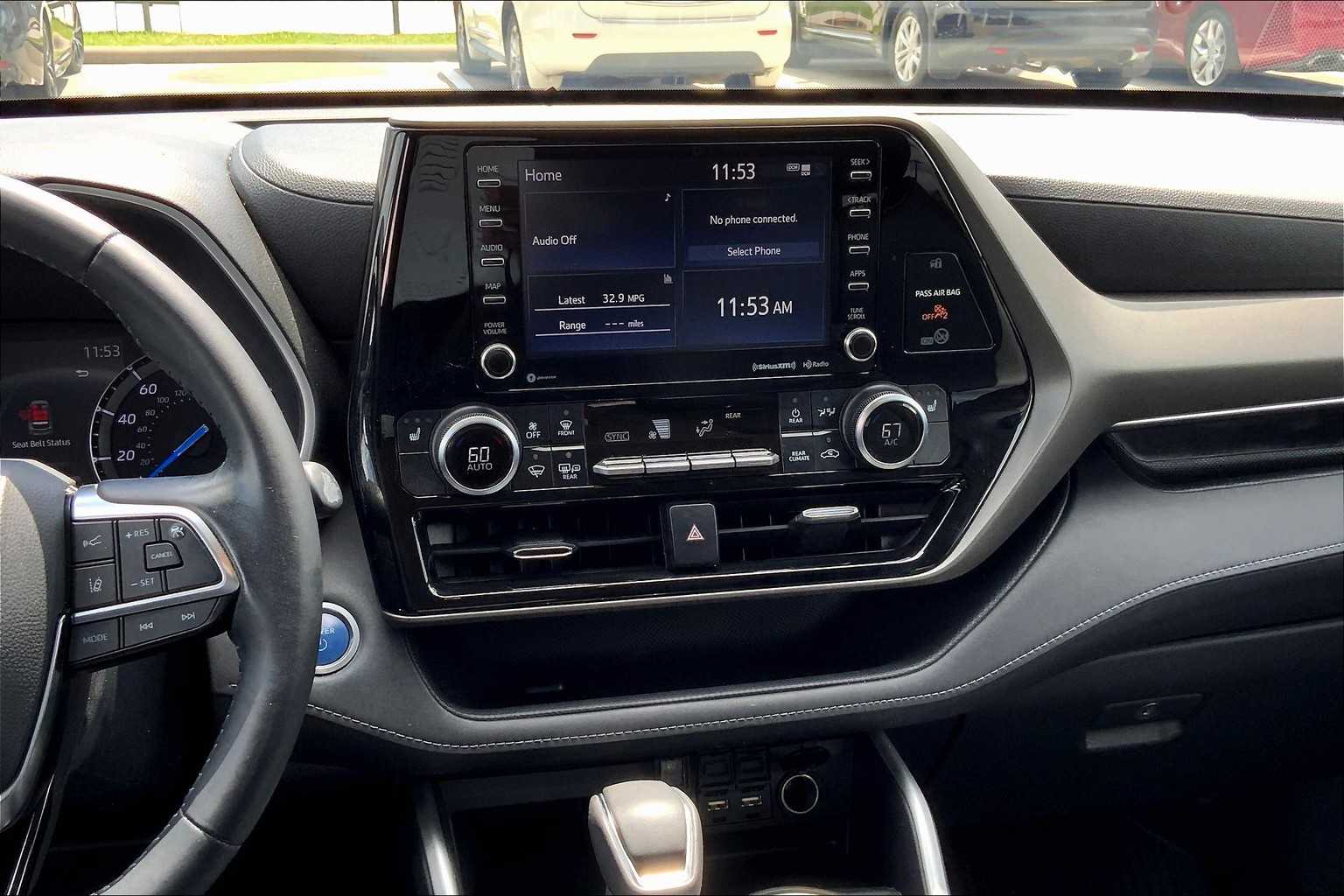 2020 Toyota Highlander Hybrid XLE photo 6