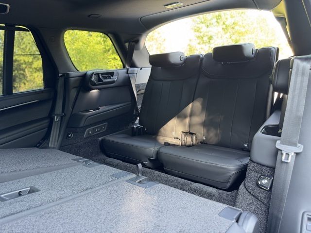 2025 Land Rover Range Rover SE photo 10
