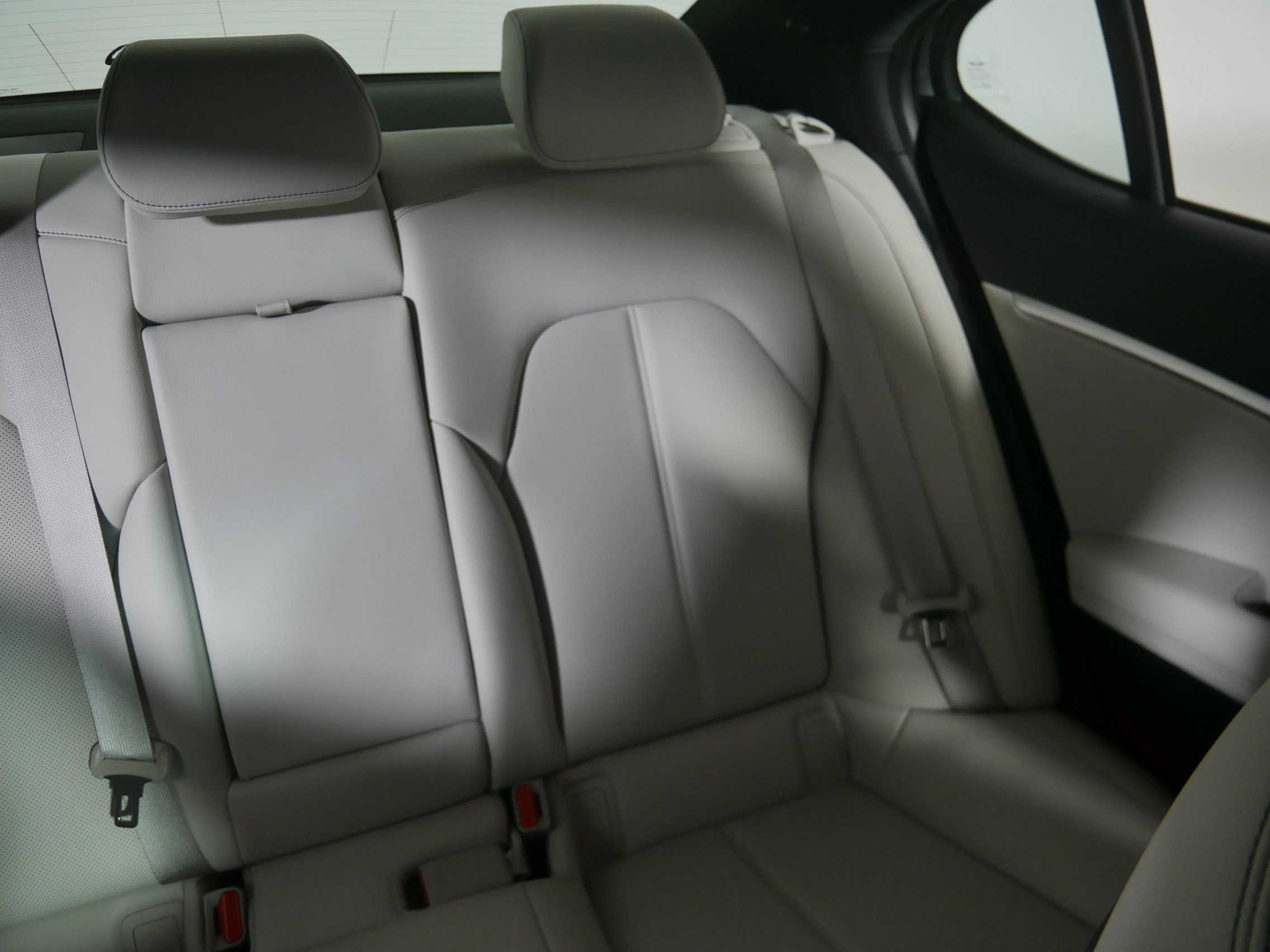 2024 Genesis G70 2.5T photo 14