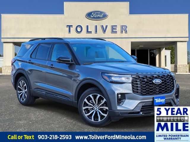 2025 Ford Explorer ST-LINE's photo