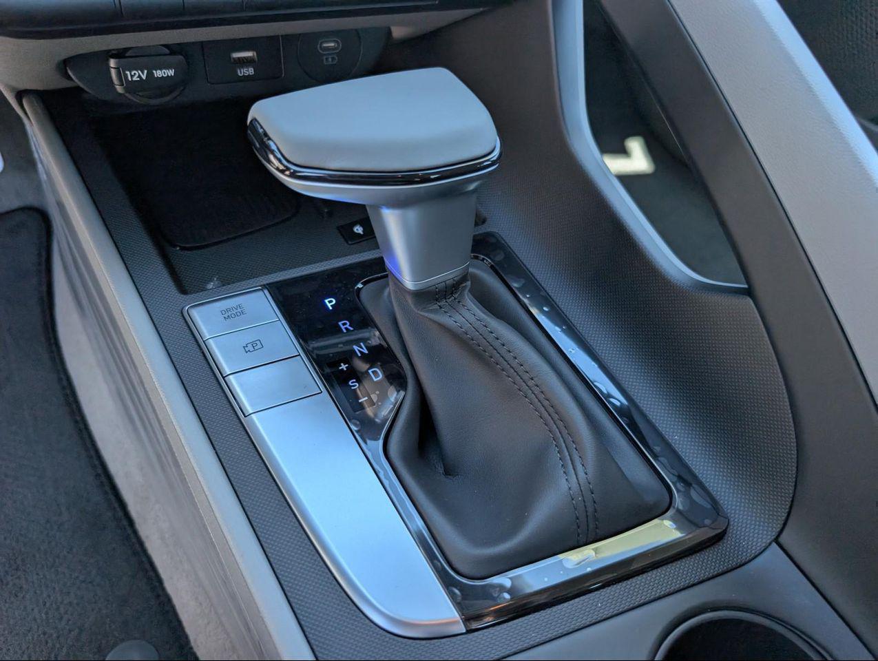 2025 Hyundai Elantra SEL Sport photo 11