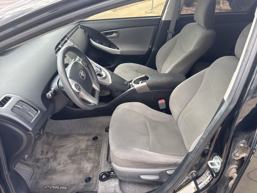 2015 Toyota Prius Four photo 15