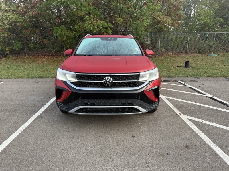 2023 Volkswagen Taos SEL photo 2