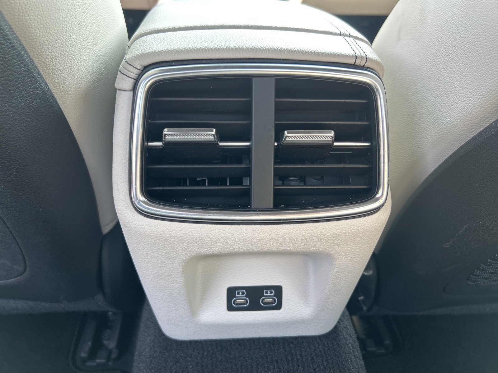 2025 Genesis G70 2.5T photo 31