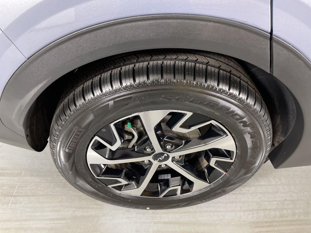 2024 Kia Sportage EX photo 11