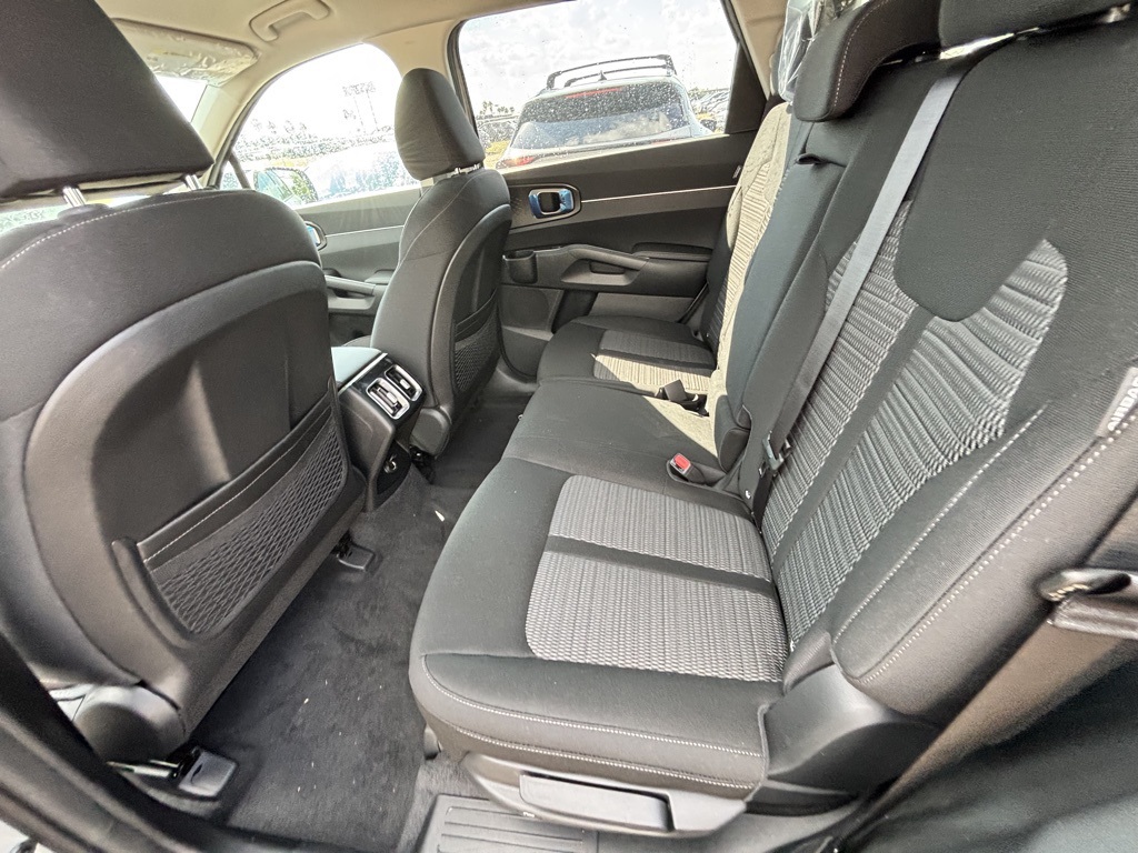 2026 Kia Sorento LX photo 18