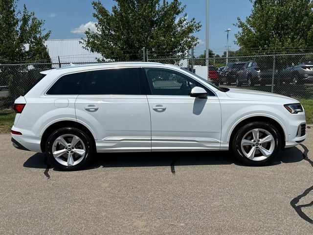 2022 Audi Q7 45 Premium Plus photo 3