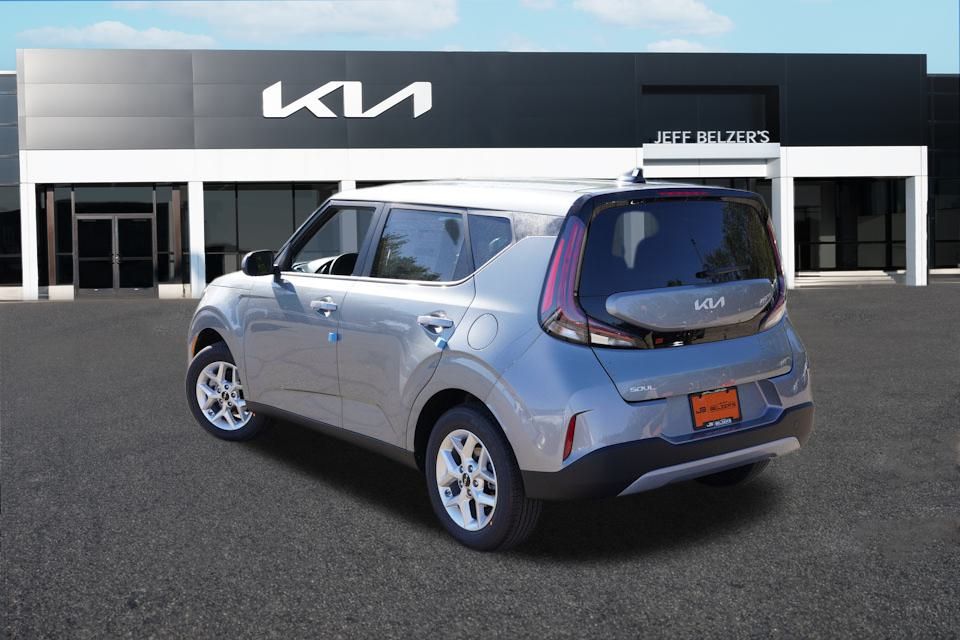 2025 Kia Soul LX photo 3
