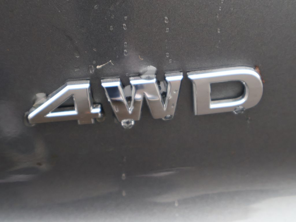 2025 Nissan Pathfinder S photo 4