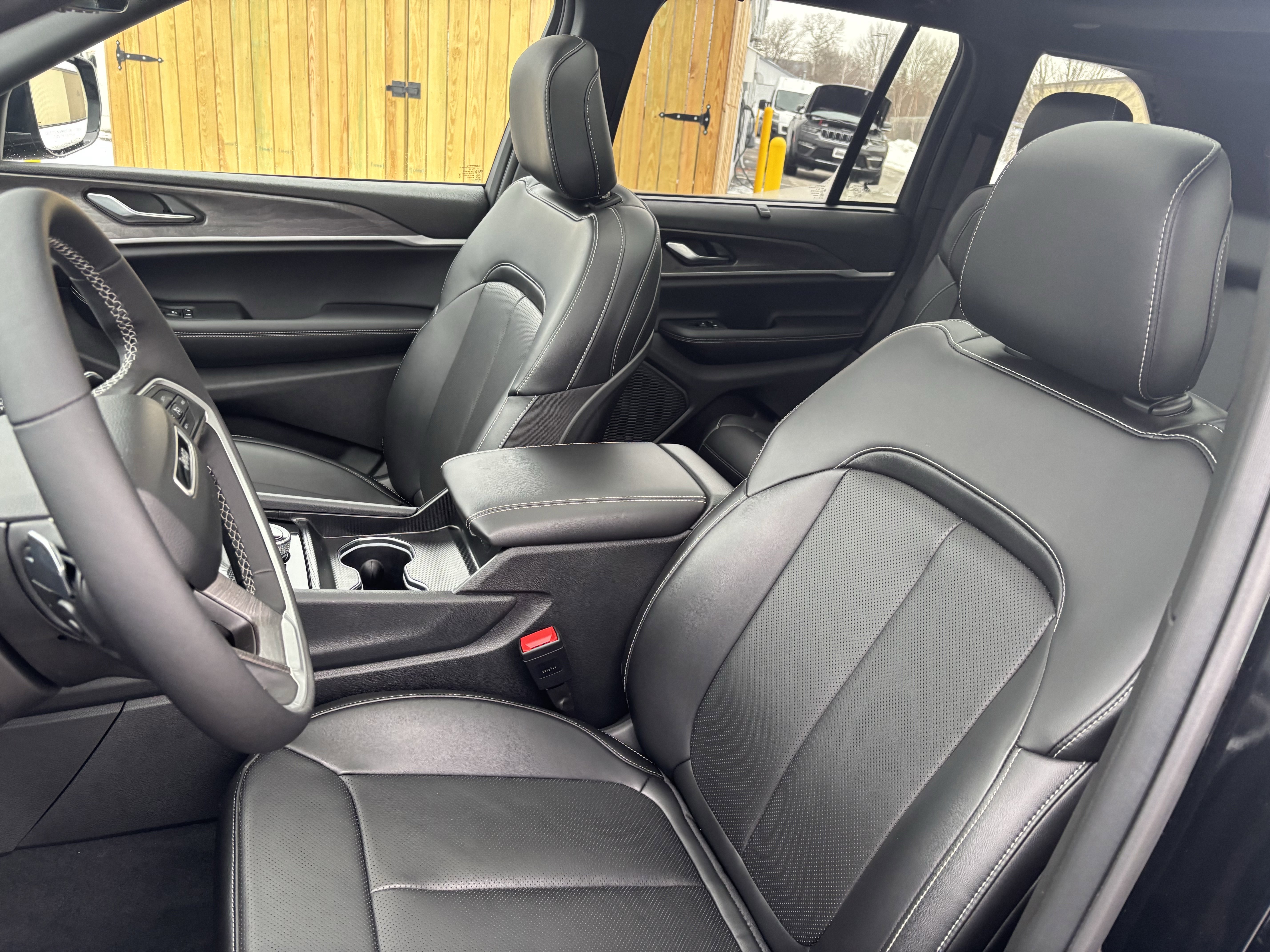 2025 Jeep Grand Cherokee Limited's photo