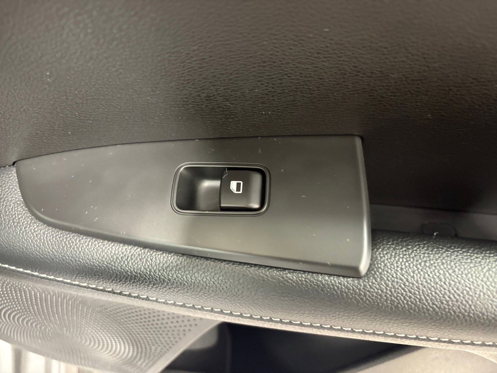 2024 Kia Forte GT-Line photo 4