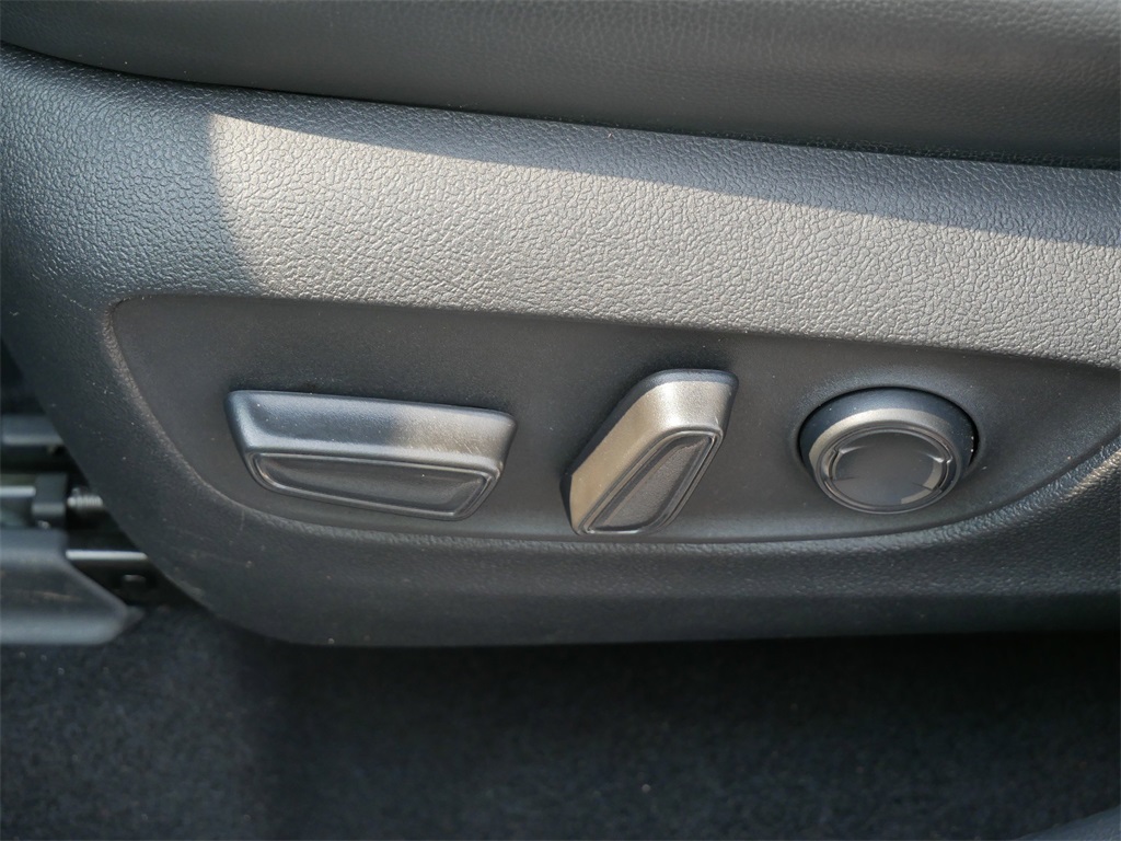 2022 Toyota Highlander XLE photo 17