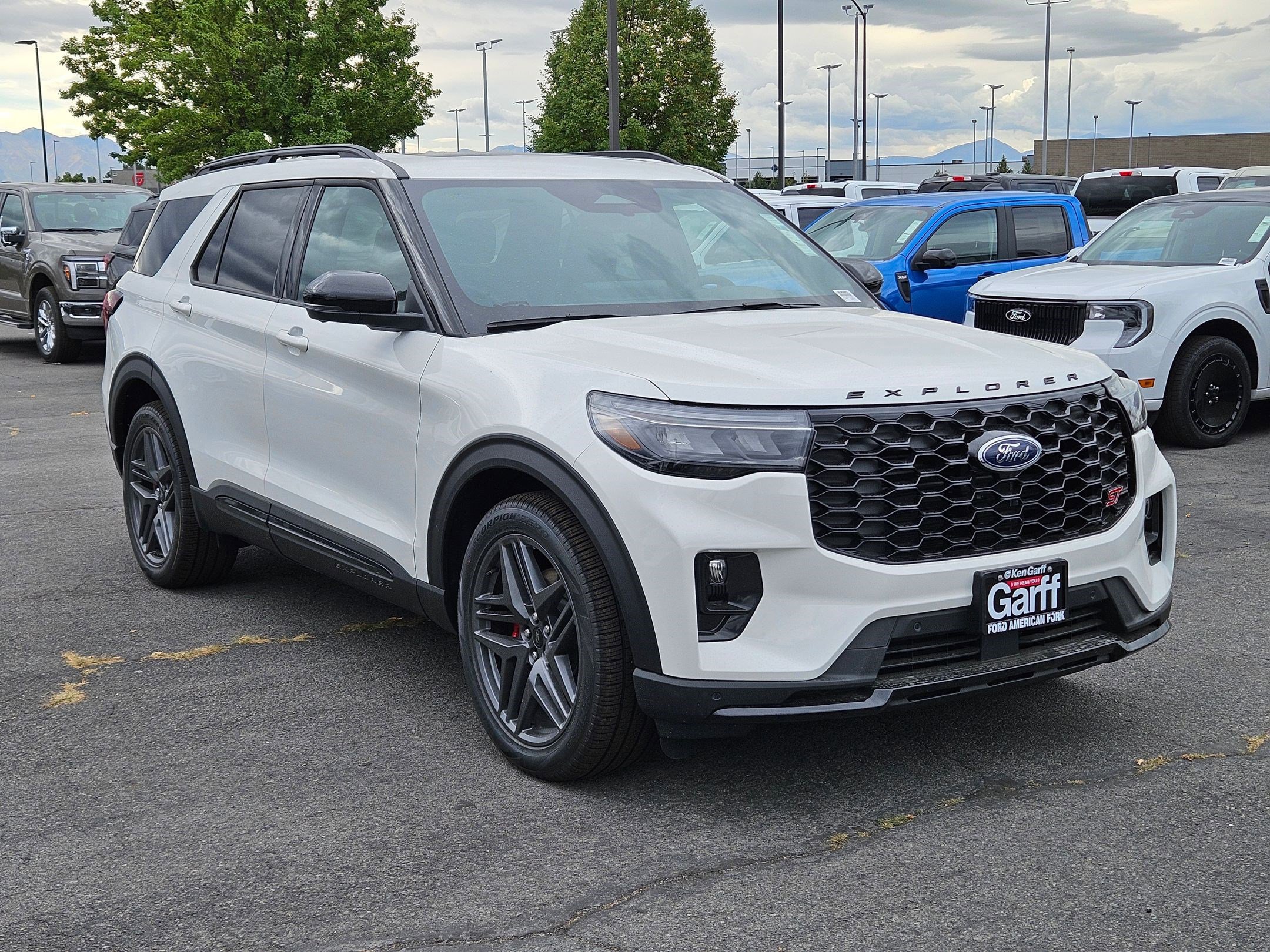 2025 Ford Explorer ST's photo