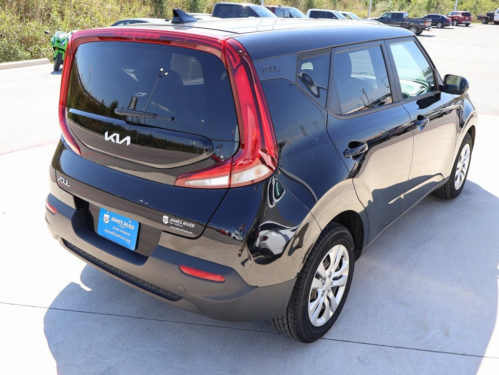 2022 Kia Soul LX photo 4