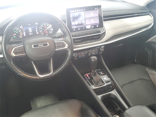 2022 Jeep Compass Latitude Lux photo 25