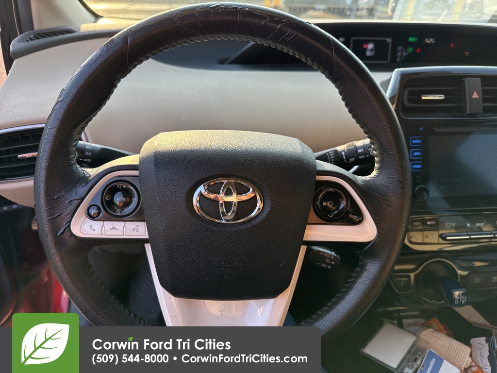 2016 Toyota Prius Four photo 2