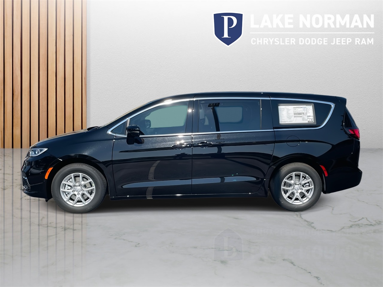 2026 Chrysler Pacifica photo 3