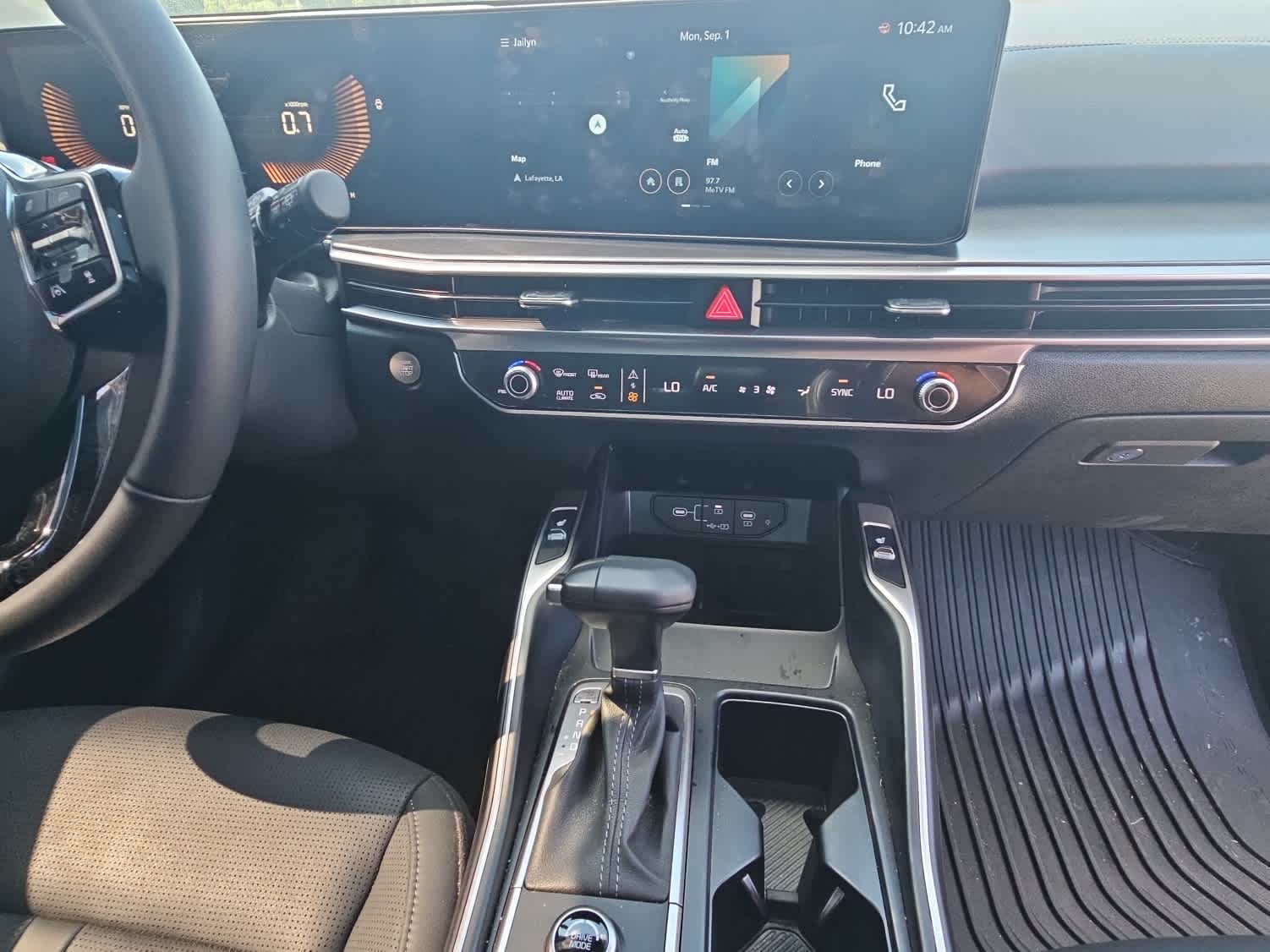 2025 Kia Sorento S photo 18