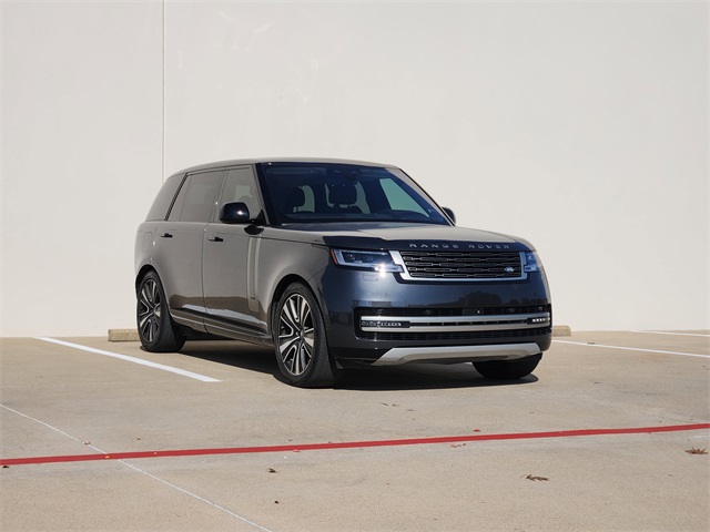 2023 Land Rover Range Rover SE photo 3