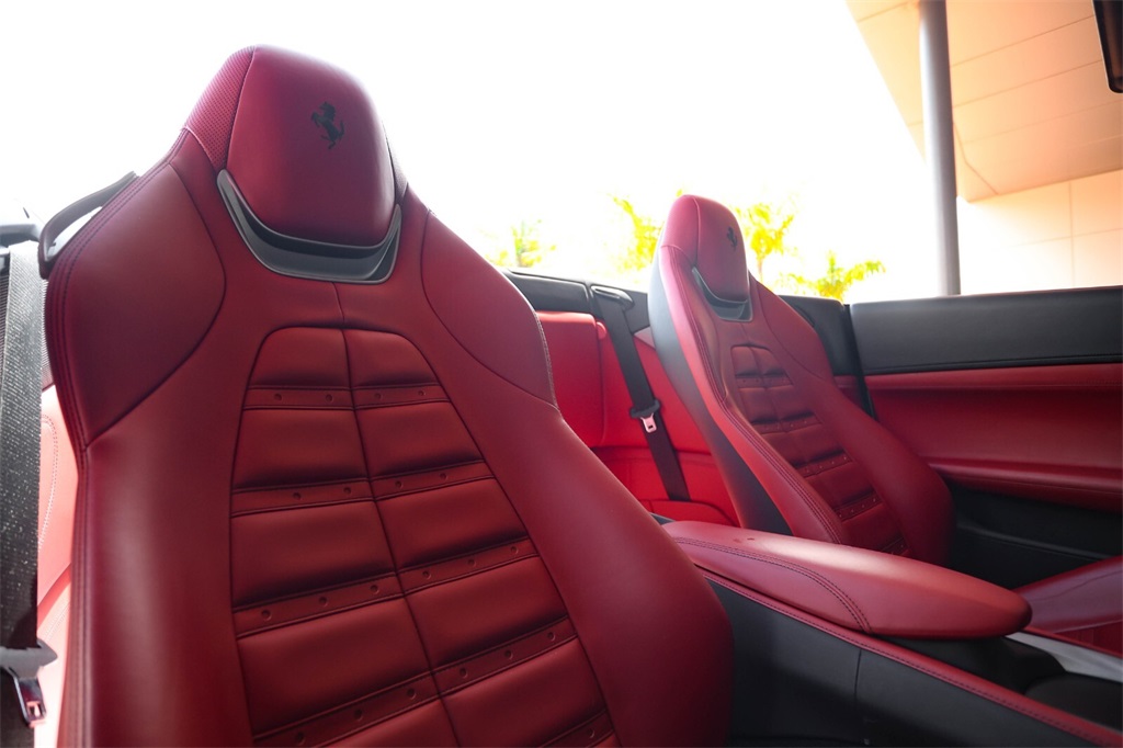 2022 Ferrari Portofino Base photo 37