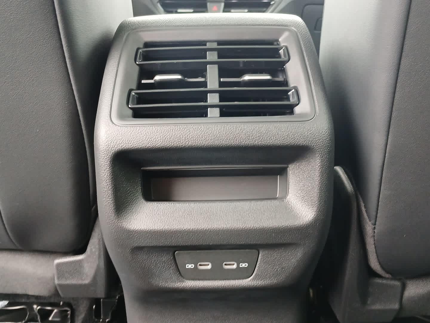 2025 Volkswagen Tiguan SE photo 27