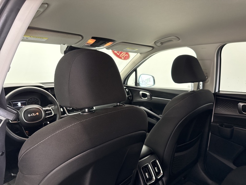 2022 Kia Sorento LX photo 18