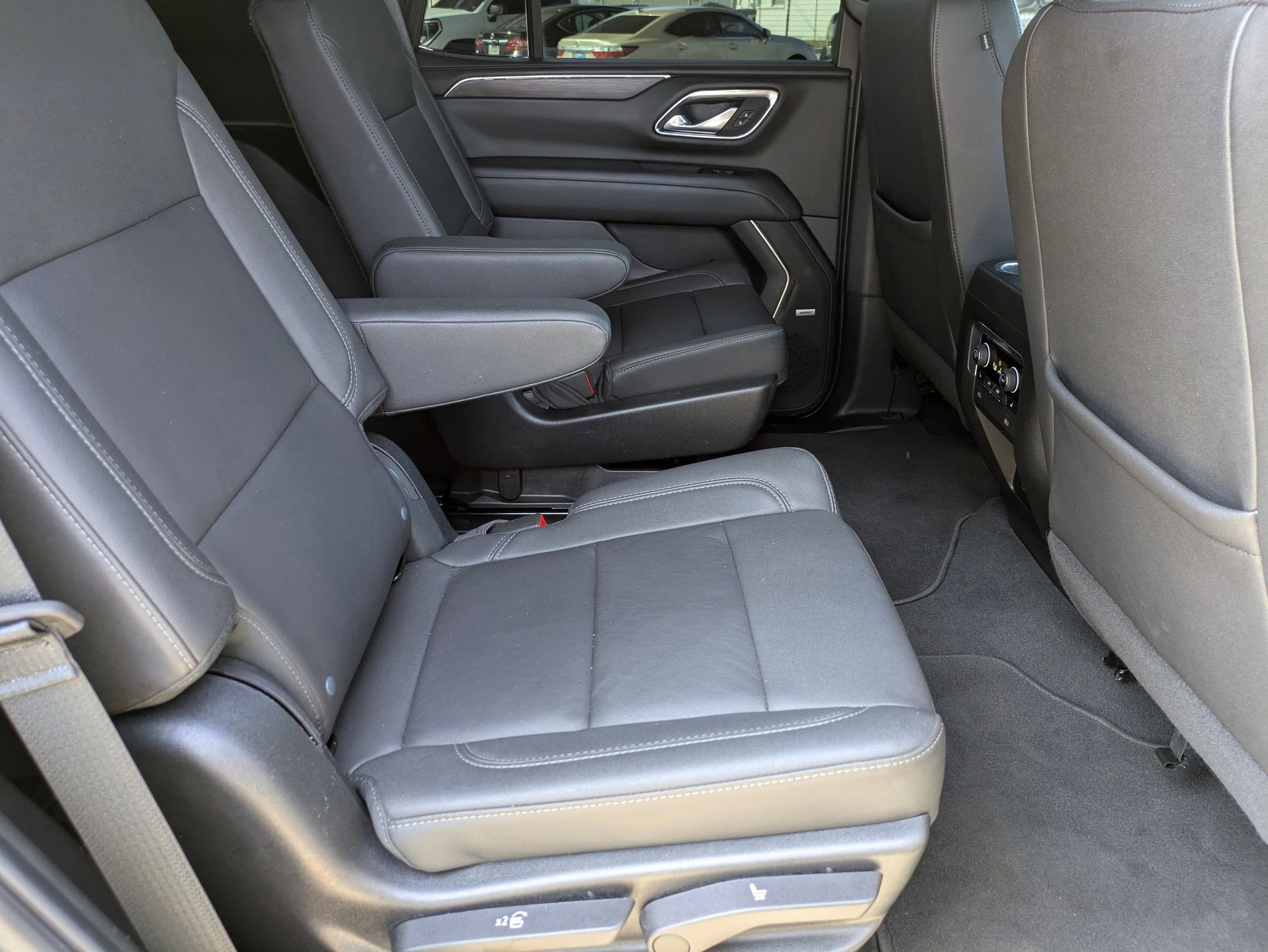 2023 Chevrolet Tahoe Z71 photo 28