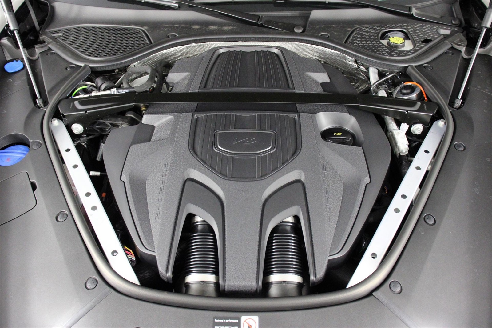 2025 Porsche Panamera 4 photo 19