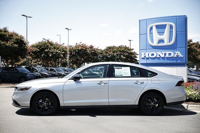 2025 Honda Accord 1.5T SE photo 2