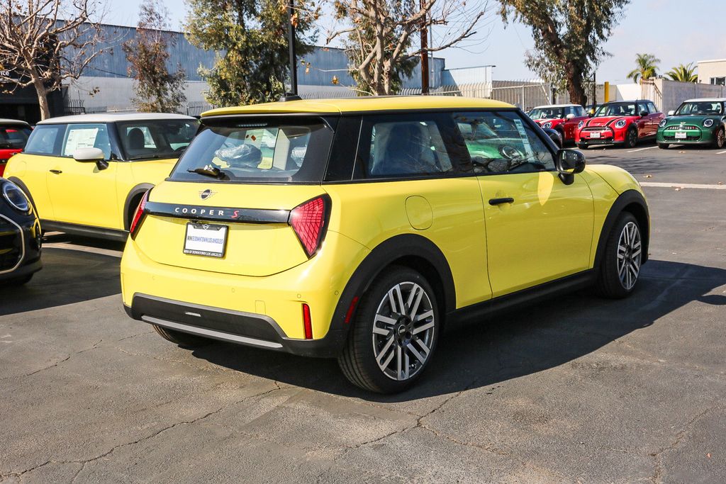 2025 Mini Cooper 2 Door Hardtop Signature photo 8