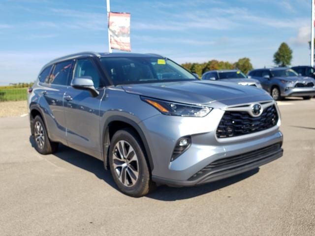 2022 Toyota Highlander XLE photo 3