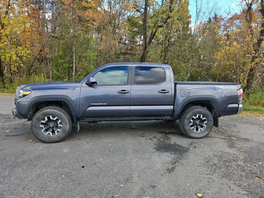 2023 Toyota Tacoma TRD 4x4 photo 2