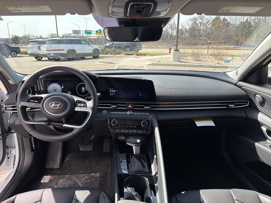 2025 Hyundai Elantra Limited photo 21