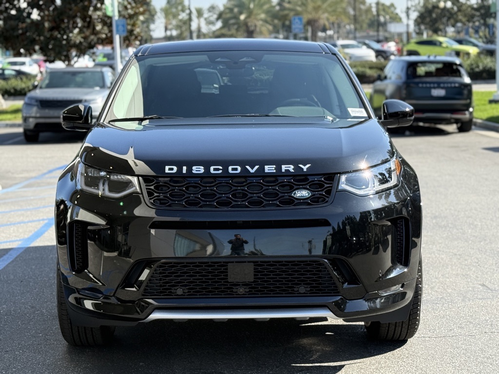 2025 Land Rover Discovery Sport S photo 2