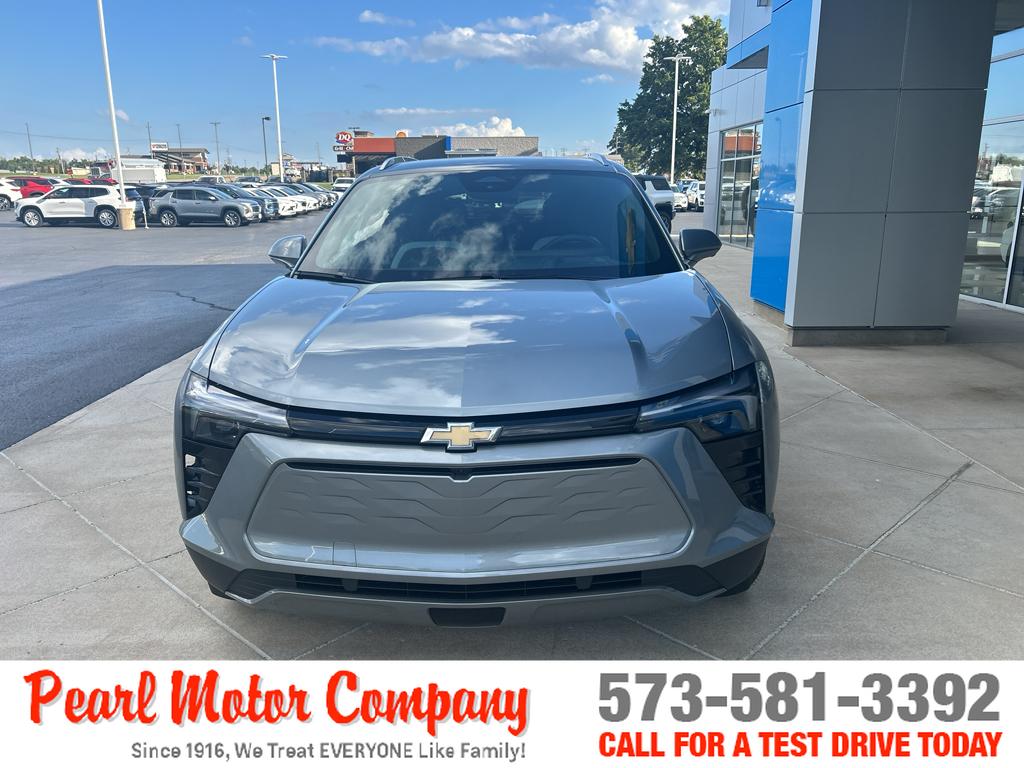 2026 Chevrolet Blazer EV photo 2