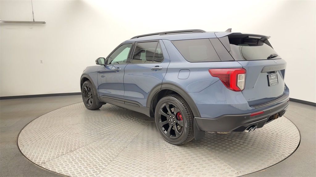 2021 Ford Explorer ST photo 4