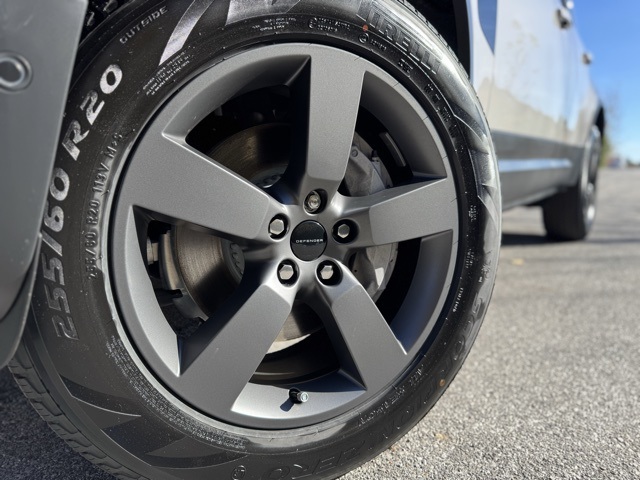 2026 Land Rover Defender 110 S photo 2