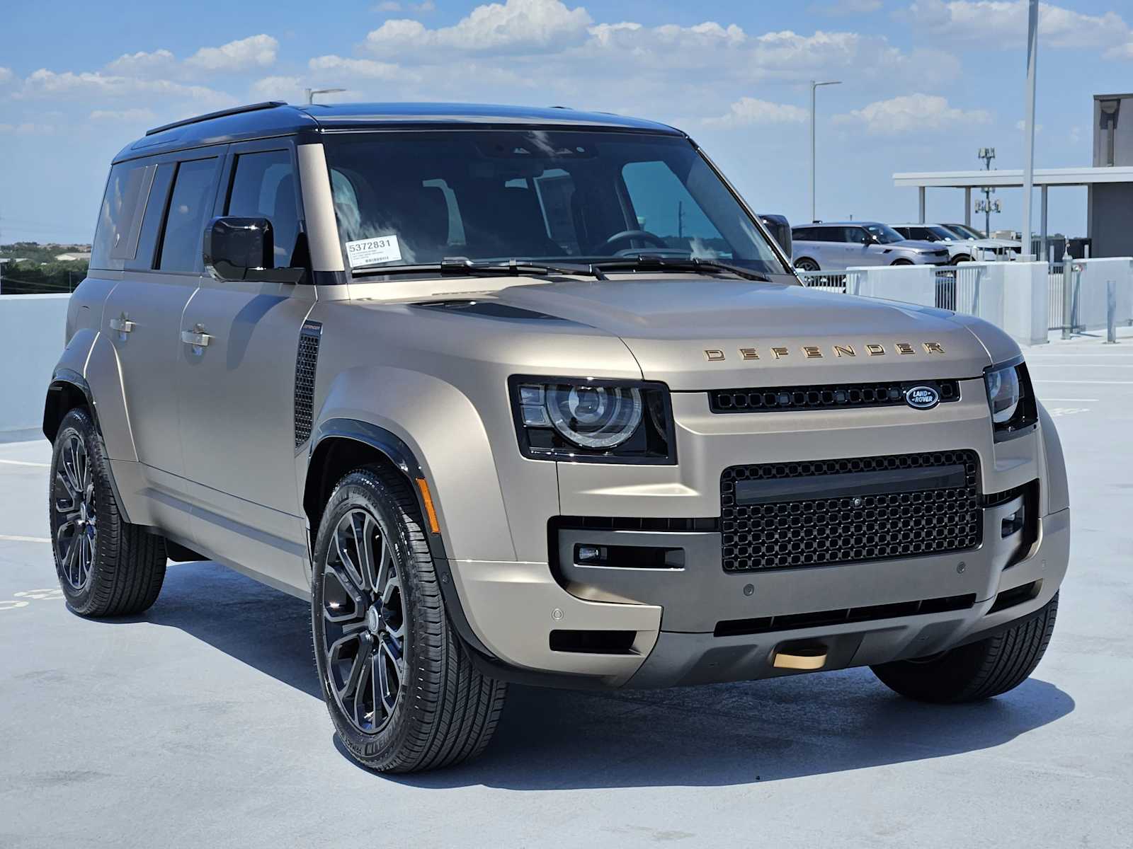 2025 Land Rover Defender 110 photo 3