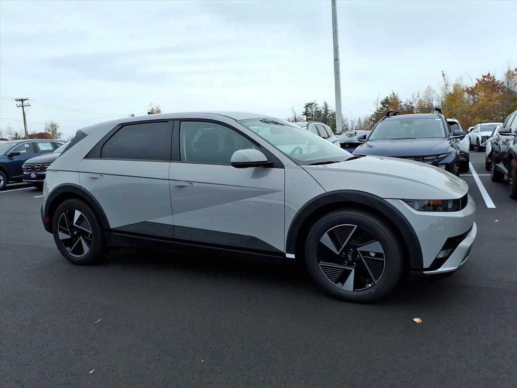 2026 Hyundai Ioniq 5 SE photo 3
