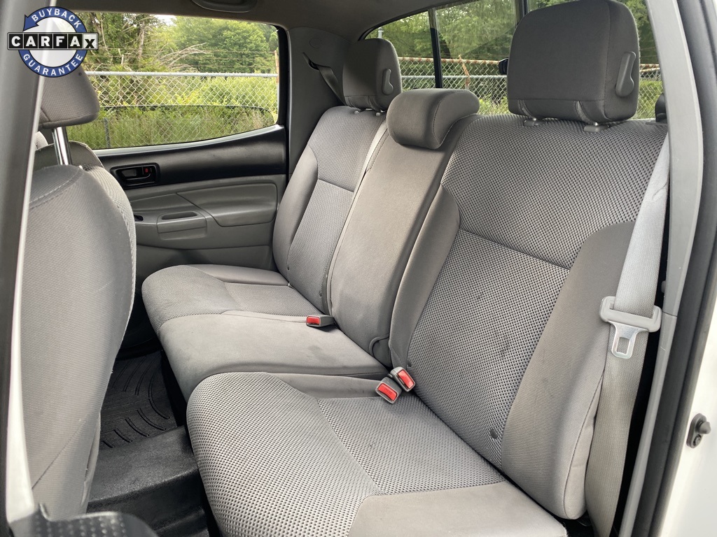 2015 Toyota Tacoma Base photo 16