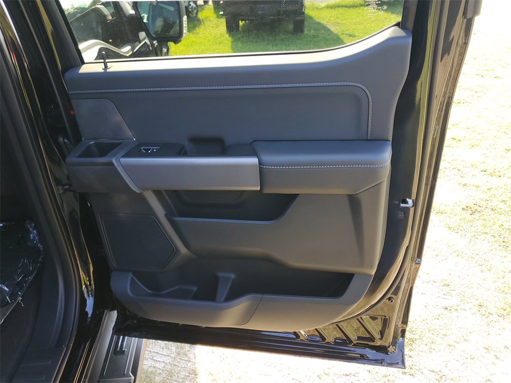 2025 Ford F-150 XLT photo 28