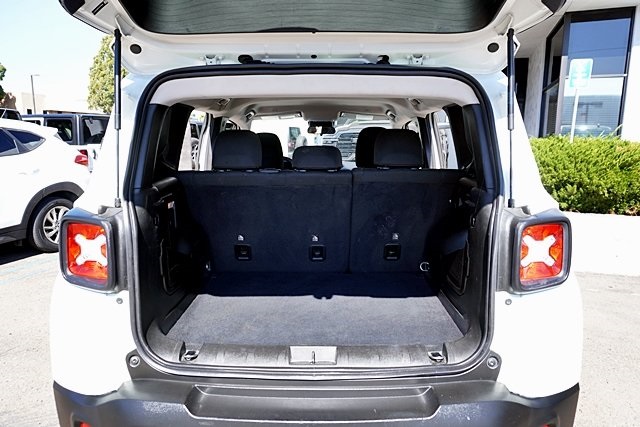 2023 Jeep Renegade Latitude Upland photo 12