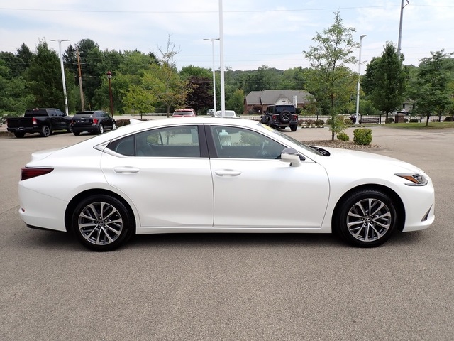 2022 Lexus ES 350 photo 7