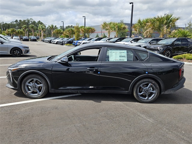 2025 Kia K4 LXS photo 3