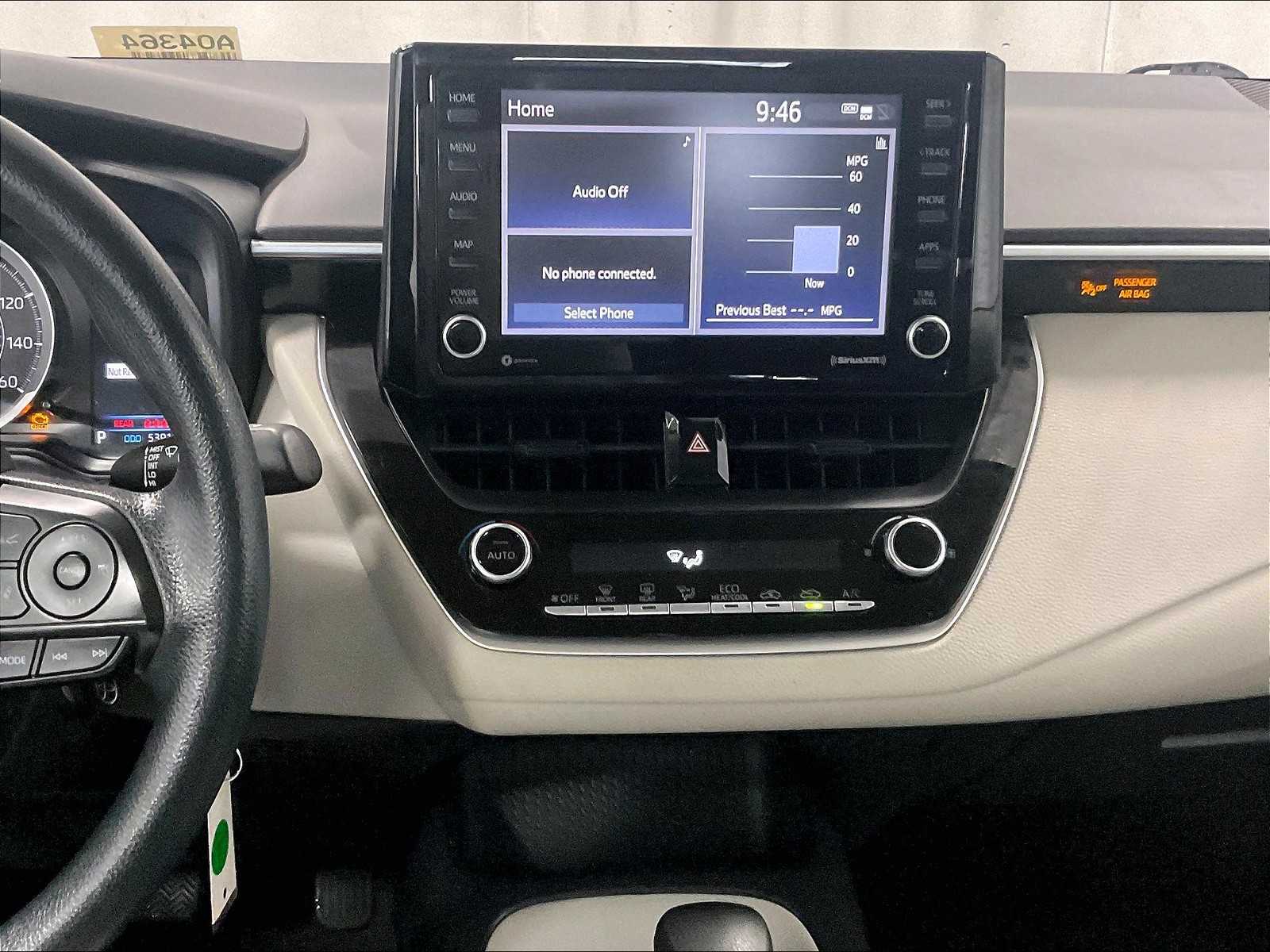 2022 Toyota Corolla LE photo 17