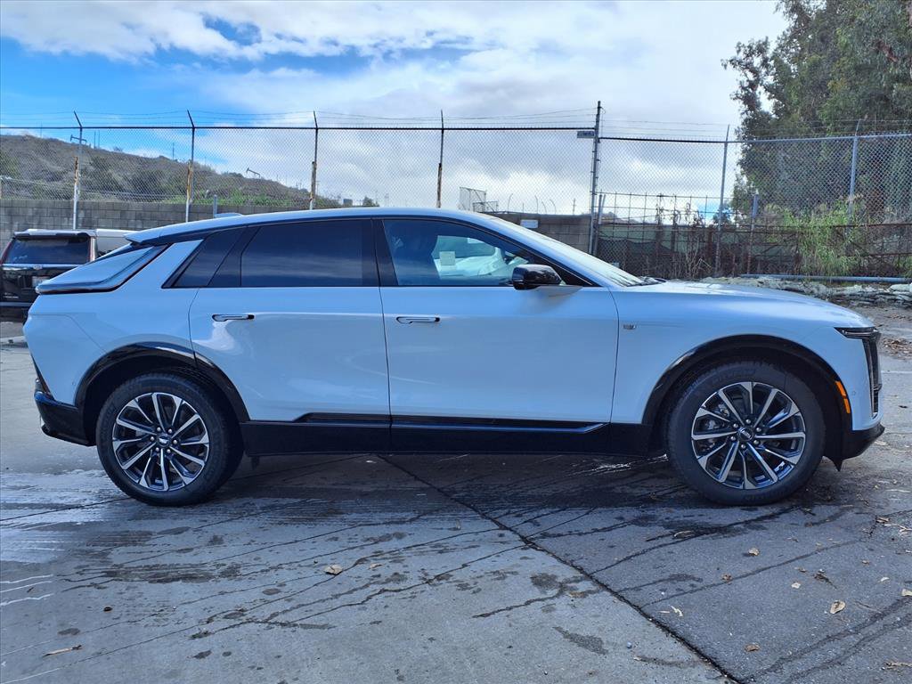 2026 Cadillac Lyriq Sport photo 4